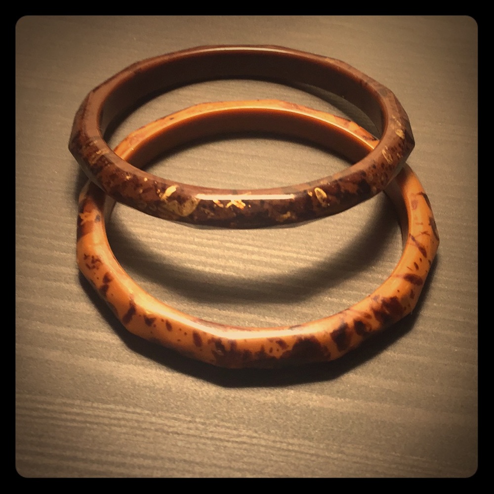 Acrylic animal print bangles